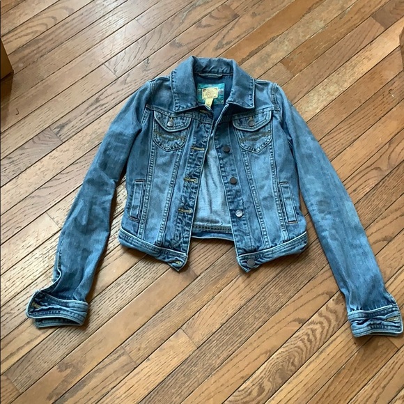 Abercrombie & Fitch Jackets & Blazers - Abercrombie & Fitch Cropped Denim Jacket